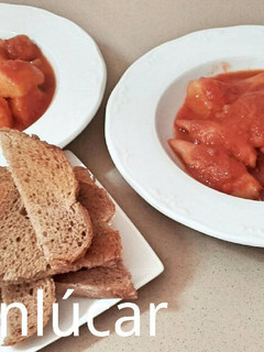 Una foto de Calamares en salsa tradicional
