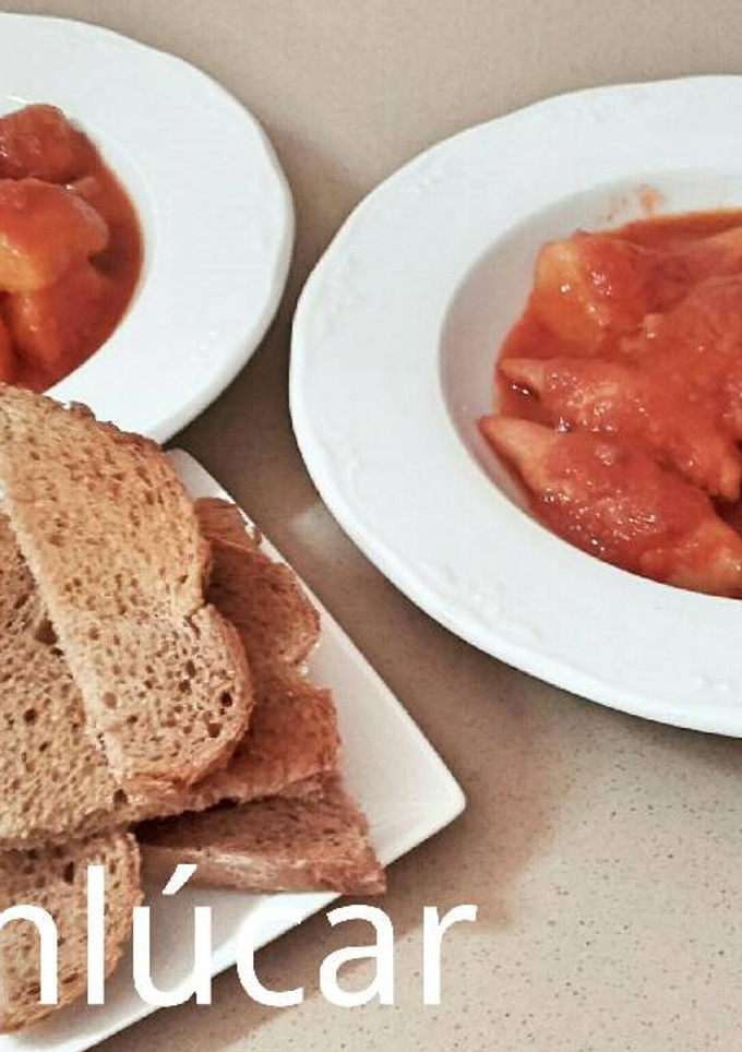 Una foto de Calamares en salsa tradicional