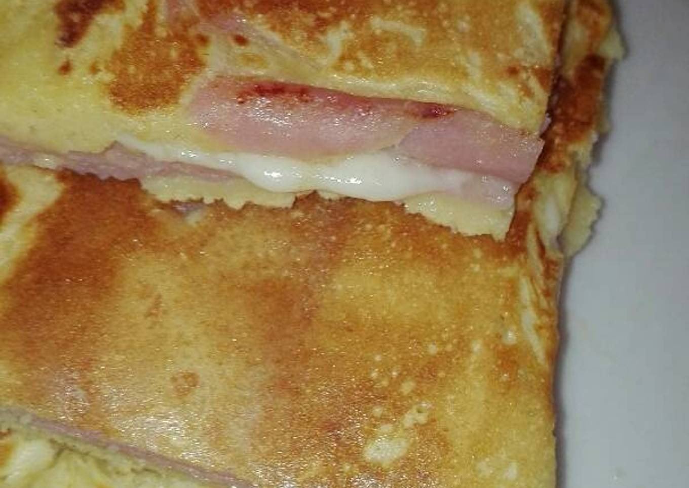 Tortitas rellenas de jamón york y queso