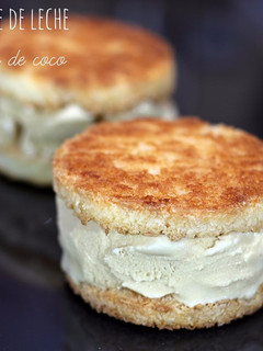Foto principal de Sándwich "macaron de coco" y helado de dulce de leche