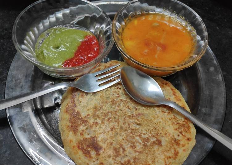 How to Make Super Quick Homemade Tomato Rava Uttapam