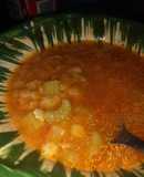 Sopa aguada de pasta con apio