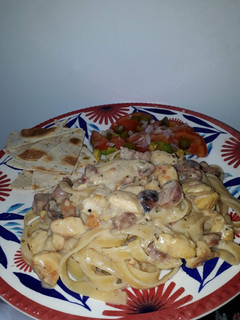 Una foto de Fettuccine con pollo