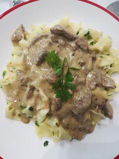 Stroganoff marha recept fotója