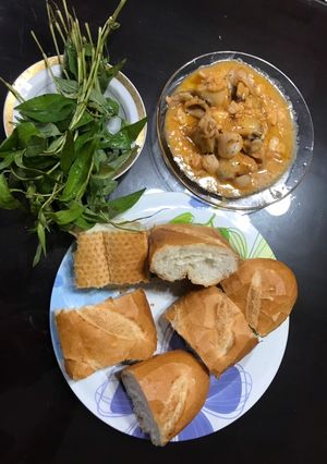 Hình của món NGAO 2 CỒI XÀO BƠ CAY - chấm bánh mì ngon hết sẩy.