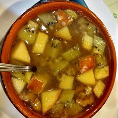 A picture of Fruits jiuniang sweet soup酒酿甜汤.