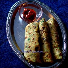 Methi thepla A picture of Methi thepla.