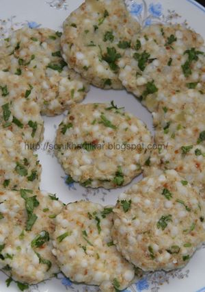 A picture of Sabudana Vada.