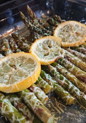A picture of Roasted Lemon Asparagus.