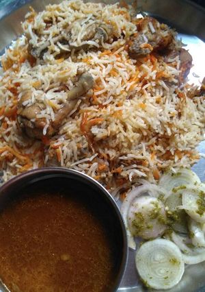 A picture of Chicken biryani.