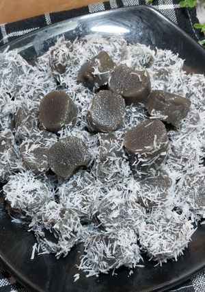 Foto resep Kue ireng ireng simple tanpa arang/abu daun pisang