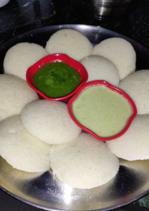 इडली (idli recipe in Hindi) रेसिपी मुख्य फोटो