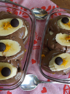 Una foto de Mousse de chocolate con plátano y aroma de naranja