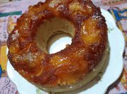 Una foto de torta invertida de manzana harina 0000