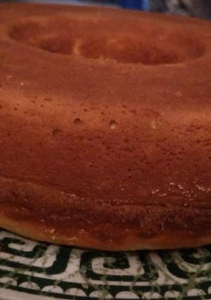 Una foto de Torta básica y económica 😉👍👣👀