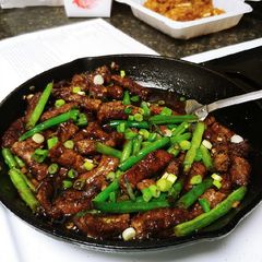 A picture of Mongolian Beef.