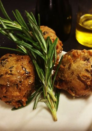 A picture of Marinated mushroom fritters.