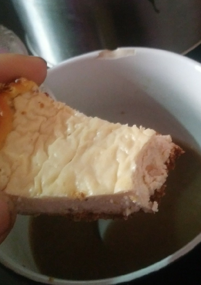 Una foto de Cheesecake cremoso 💕☕🍰