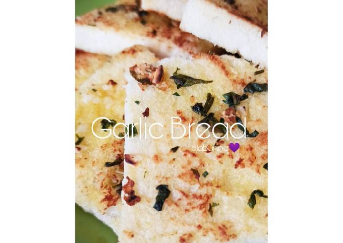 8. Garlic Bread with Cheese (Sarapan Pagi)