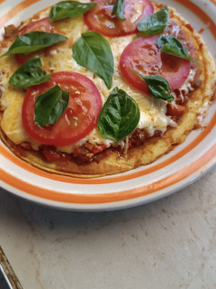 Una foto de Pizza saludable, sin harina de trigo y sin horno