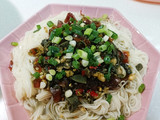 皮蛋拌冷麵