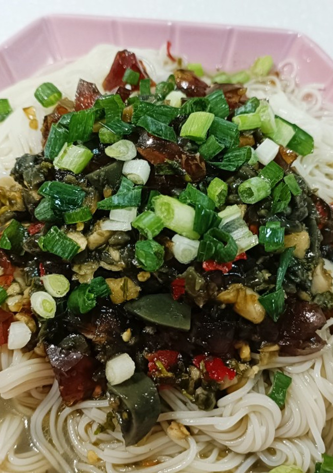皮蛋拌冷麵 的食譜成品照片