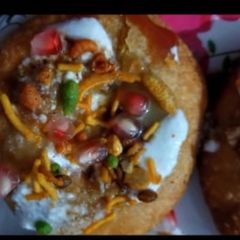 A picture of Rajkachori chat.