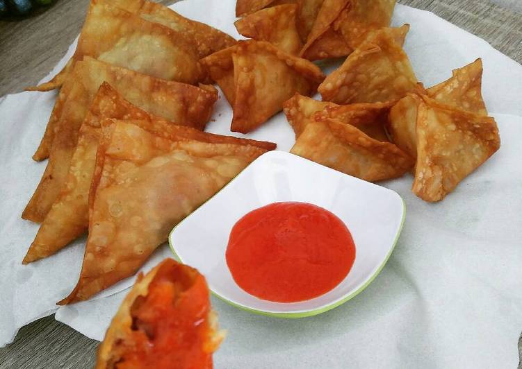 Pangsit Goreng Isi Kornet