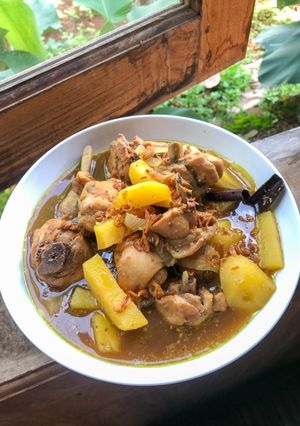 Foto resep Semur Ayam Kentang