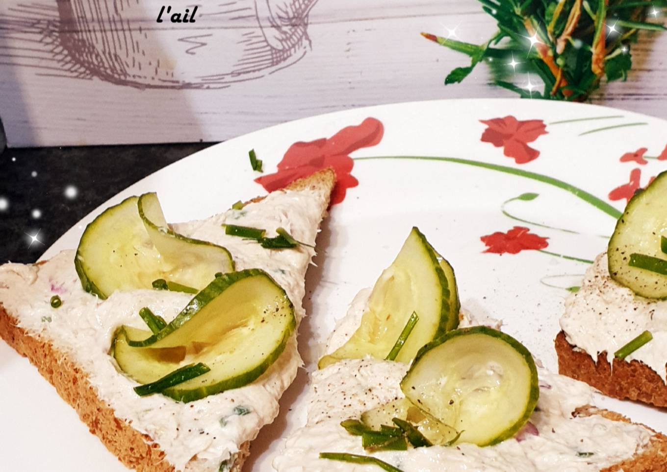 Steps to Make Quick Rillettes de thon où de maquereaux toastés sur du pain à l'ail