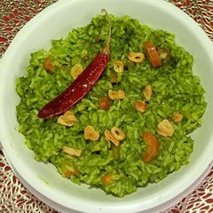 A picture of Palak Khichdi.