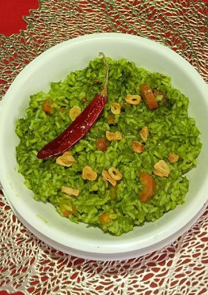 A picture of Palak Khichdi.