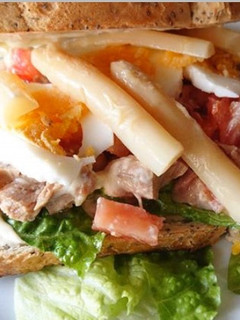 Una foto de Sándwich vegetal ❤️