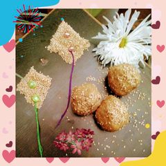 A picture of Sesame seeds jaggery ladoos.