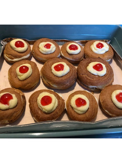 Foto di Zeppole di San Giuseppe con ciliegie candite🍒