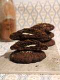 Galletas de Algarroba rellenas de chocolate blanco vegano