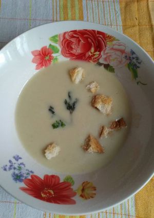Tejszínes fokhagymakrémleves recept fotója