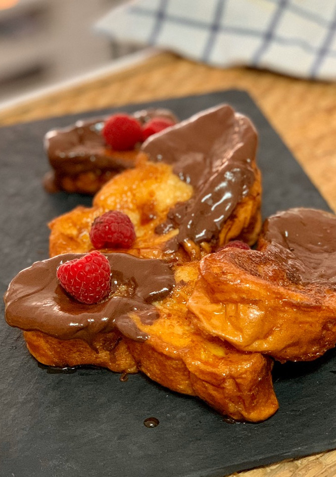 Una foto de Torrijas de naranja y chocolate