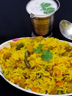 सोयाबीन वेज बिरयानी (Soyabean veg biryani recipe in Hindi) रेसिपी मुख्य फोटो