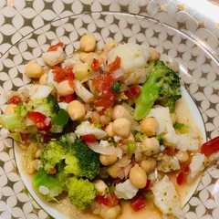 รูปของ Ensalada de Coles y Garbanzos