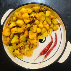 A picture of Ganth Govi tawa fry (pan fried Knol Khol).