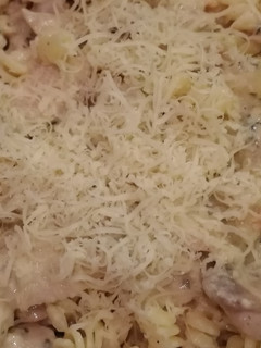 Tejszínes csirke gombával recept fotója