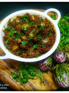 तेलातील भरली वांगी (bharli vangi recipe in marathi) रेसिपी चे मुख्य फोटो