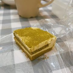 A picture of Healthy & easy matcha tiramisu 🥳.