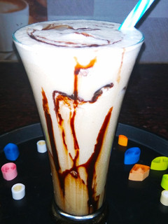 A picture of Cold Coffee with vanila.