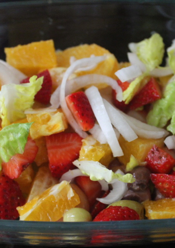 Una foto de Ensalada de fresas y naranja