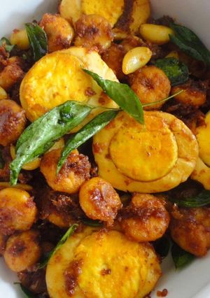 A picture of Prawns and Eggs masala fry.