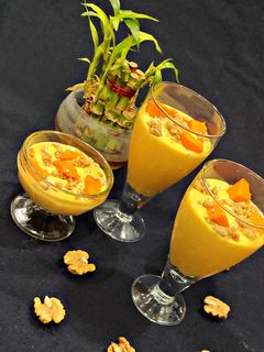 वॉलनट मैंगो मूस(walnut mango mousse recipe in hindi) रेसिपी मुख्य फोटो