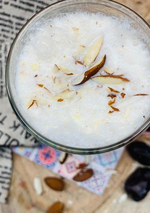 A picture of Dates & Almonds Energy Milkshake.