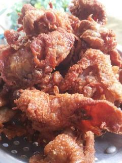 รูปของ หนังไก่ทอด